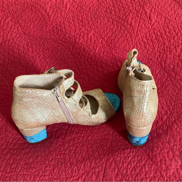 UNITY IN DIVERSITY- GENUINE LEATHER OPEN TOE BUTTERCUP BLUE/GOLD SANDALS size 40 - Picture 9 of 11